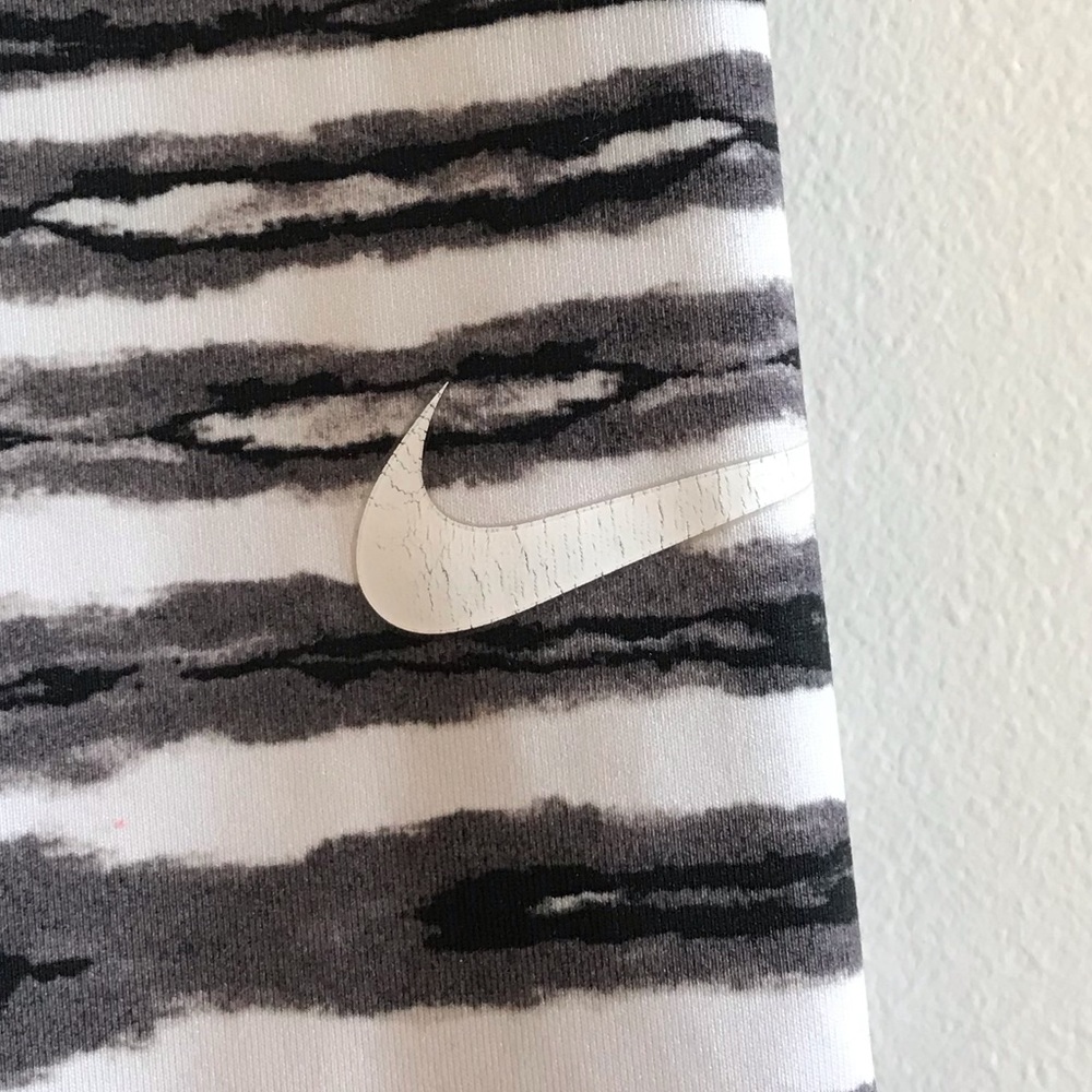 🎀 3/23 Capri Nike Pro Spandex Leggings - Picture 4 of 5